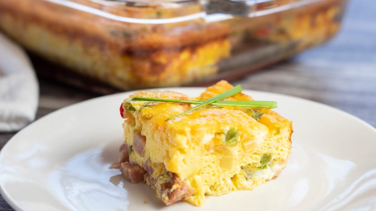 Unlock Easy Mornings with a Baked Denver Omelet: 35-Minute Recipe